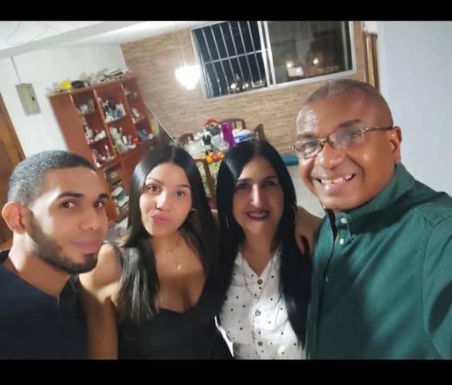NORELYS VIÑA Y FAMILIA