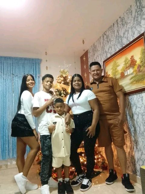 Junior Reatiga y sacarle  espinoza