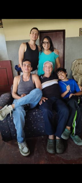 Carlos Teixeira. Sus hijos Carlos Miguel,Juan Manuel y Adriana