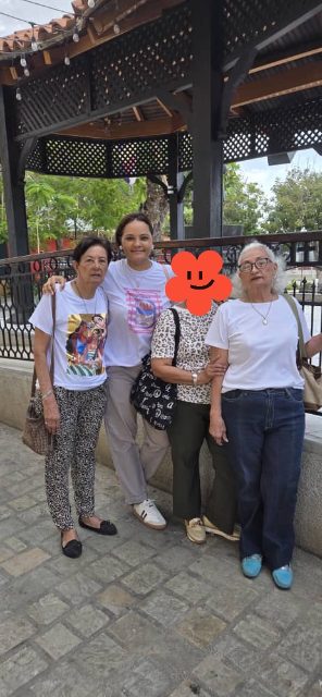 Geomar Fernandez, Olivia Godoy y Mirella Godoy