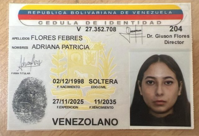 Adriana Flores
