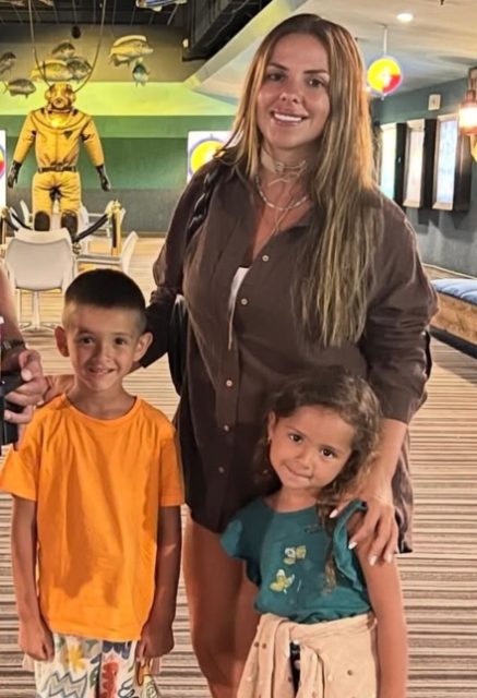 YANINA TREJO, ARON TREJO Y ΑΙΝΟΑ TREJO.